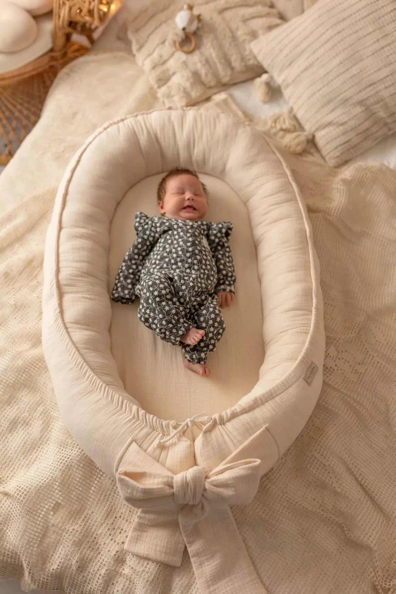 LinenLook Baby Nest - 100% Muslin Cotton - Vanilla
