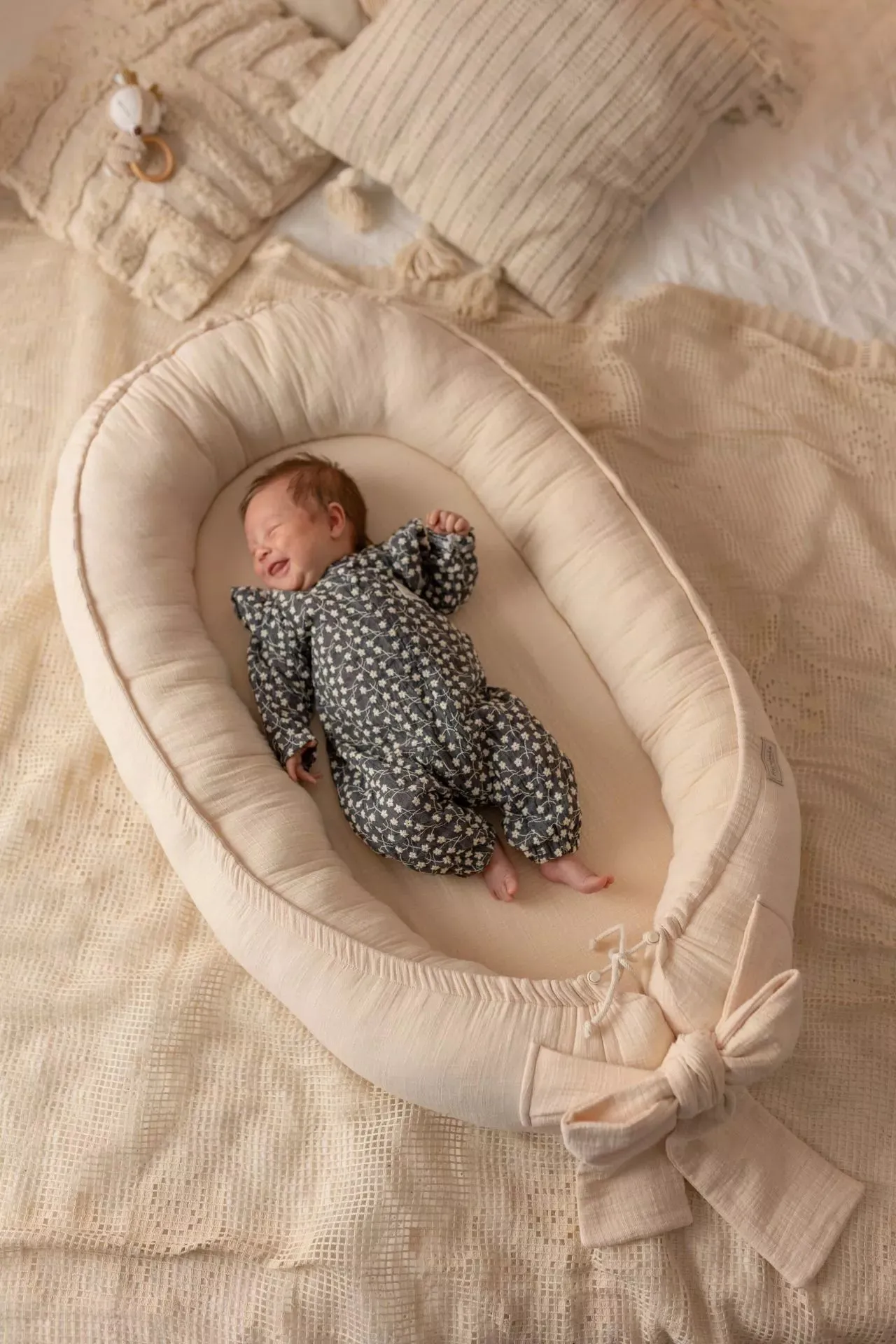 LinenLook Baby Nest - 100% Muslin Cotton - Vanilla